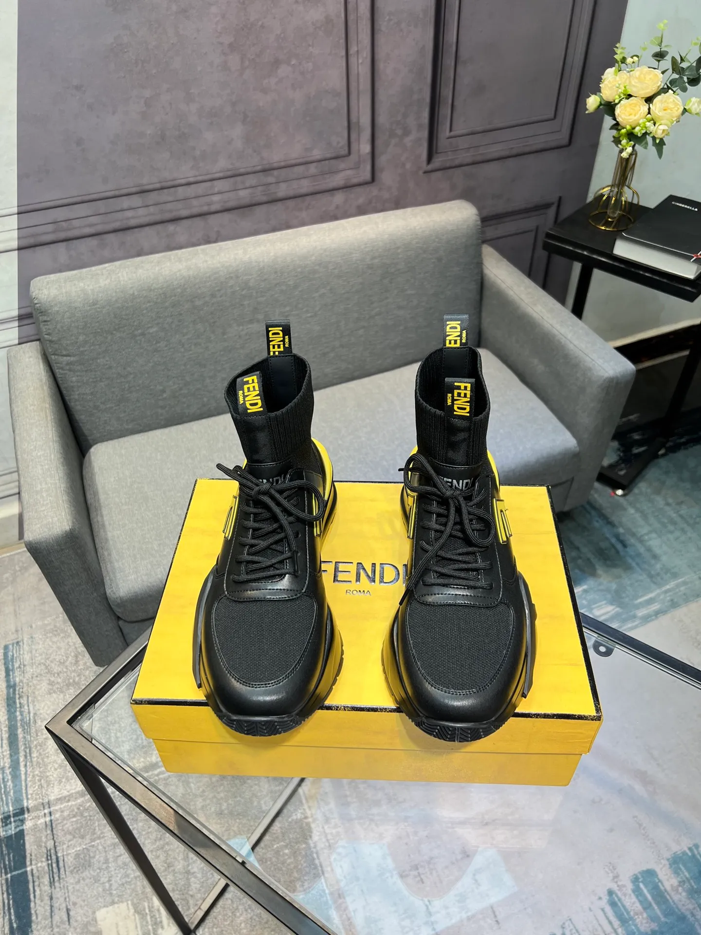 Men's shoes 💰580 FENDI men's fashion casual shoes 👟Hot sale🔥Official website 1:1 replica ⬆️Original quality - Original leather - Original breathable mesh lining Original outsole 1:1 replica, code number 38-44 (45-46 customized)